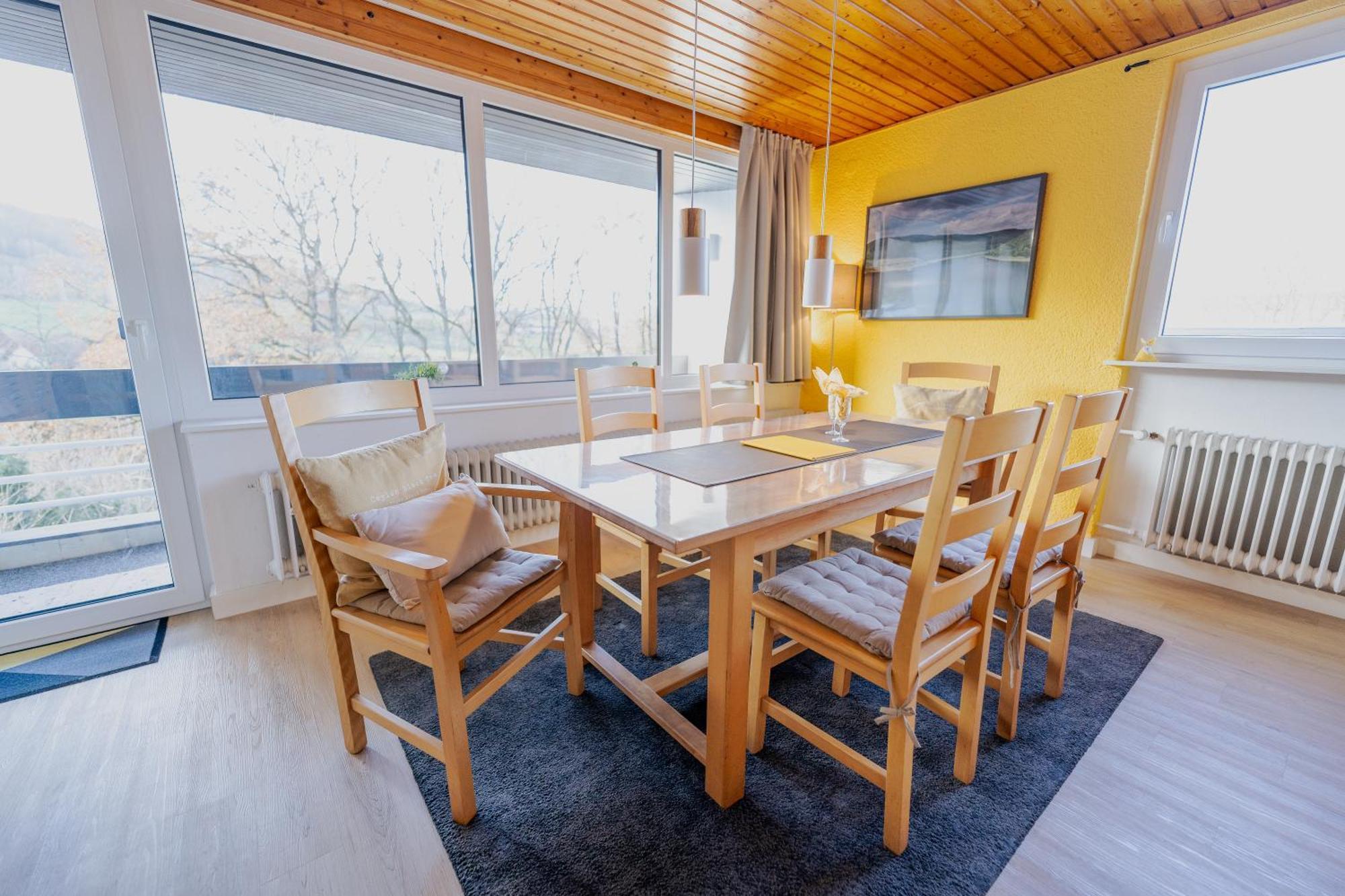Ferienhaus Schoene Aussicht Ferienwohnung Gelb Hemfurth-Edersee المظهر الخارجي الصورة