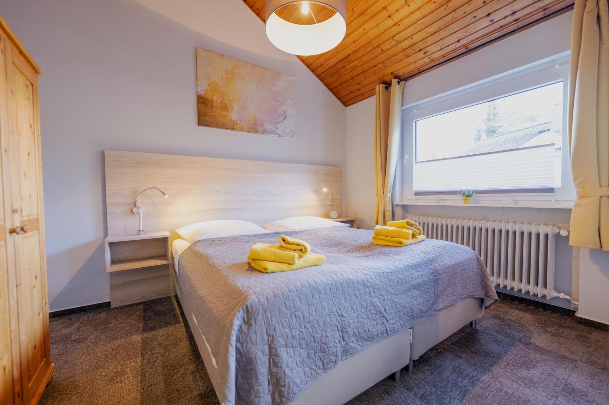 Ferienhaus Schoene Aussicht Ferienwohnung Gelb Hemfurth-Edersee المظهر الخارجي الصورة